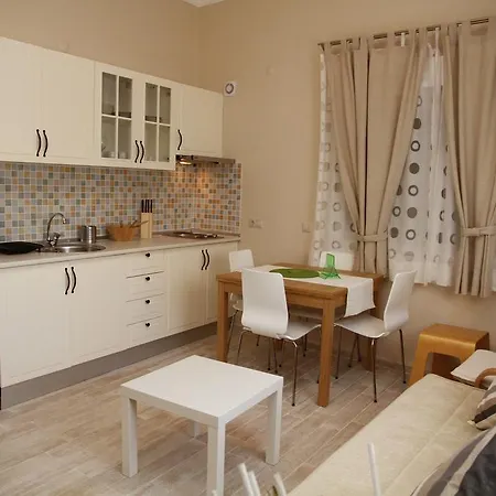 Apartment Levant &