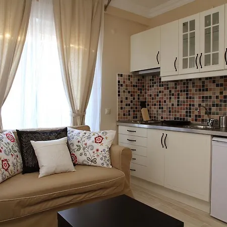 Apartment Levant & *